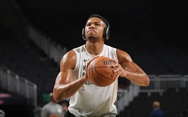 Giannis-Antetokounmpo-aspect-ratio-512-320