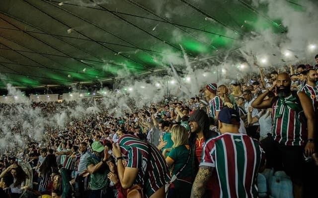 fluminense-torcida-aspect-ratio-512-320