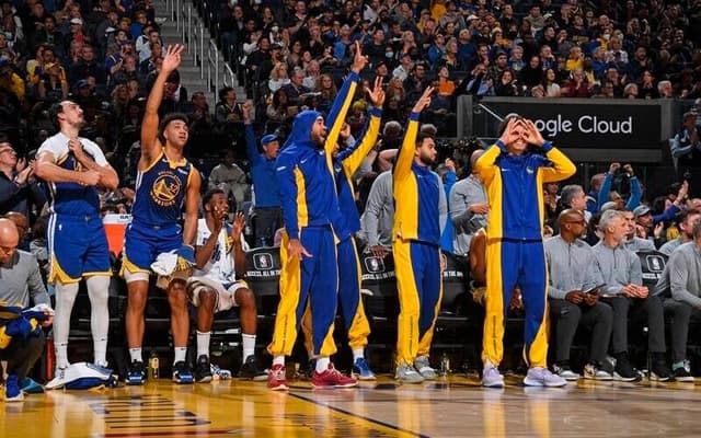 Golden-State-Warriors-aspect-ratio-512-320