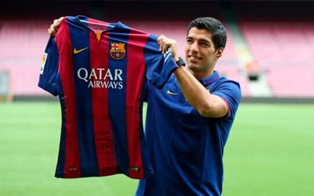 Suarez-chegada-ao-Barca-aspect-ratio-512-320