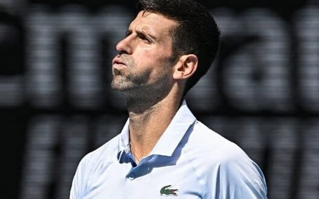 djokovicausopen24d-aspect-ratio-512-320