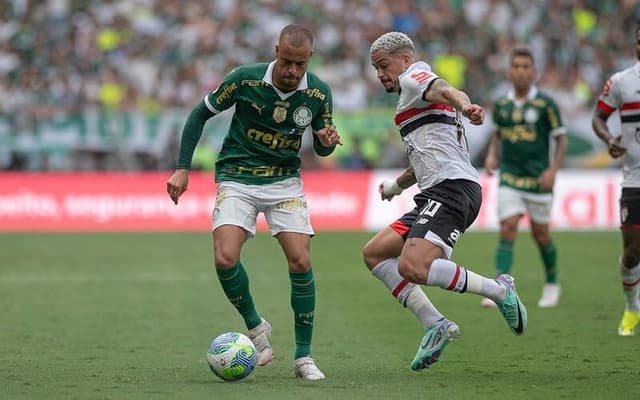 Luciano-Mayke-Palmeiras-Sao-Paulo-aspect-ratio-512-320