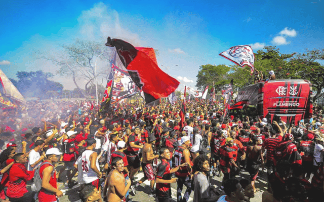 AeroFla-torcida-do-Flamengo-aspect-ratio-512-320