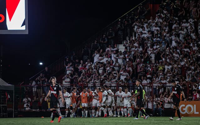 Atletico-GO-Sao-Paulo-Brasileirao-scaled-aspect-ratio-512-320