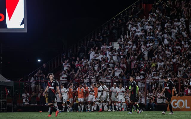 Atletico-GO-Sao-Paulo-Brasileirao-scaled-aspect-ratio-512-320