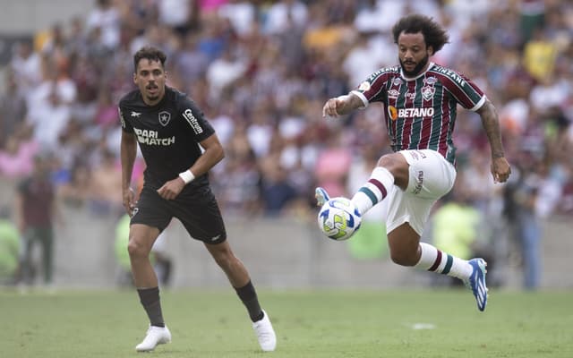 Entre os jogos de hoje, temos o clássico carioca entre Botafogo e Fluminense. Foto: Jorge Rodrigues/AGIF