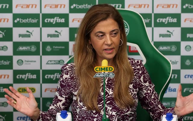 leila_pereira_palmeiras_coletiva-aspect-ratio-512-320