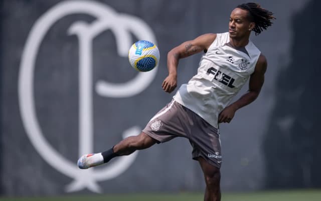 Carrillo-treino-Corinthians-aspect-ratio-512-320