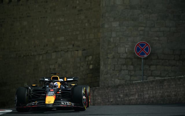 Carro-Max-Verstappen-GP-Azerbaijao-scaled-aspect-ratio-512-320