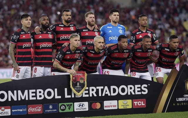 Flamengo-Penarol-Maracana-scaled-aspect-ratio-512-320