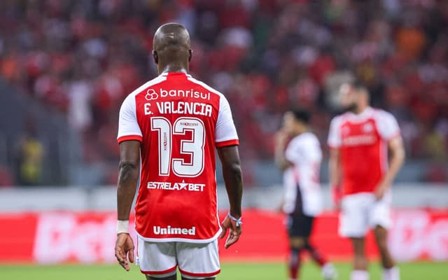 enner-valencia-internacional-vitoria-campeonato-brasileiro-scaled-aspect-ratio-512-320