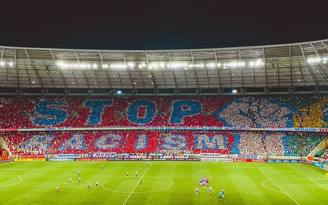 mosaico-fortaleza-river-plate-contra-racismo-aspect-ratio-512-320