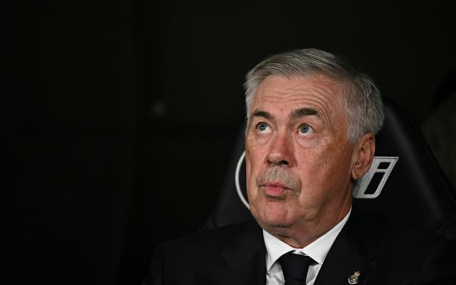 Carlo-Ancelotti-em-Real-Madrid-x-Alaves-por-La-Liga-2-scaled-aspect-ratio-512-320