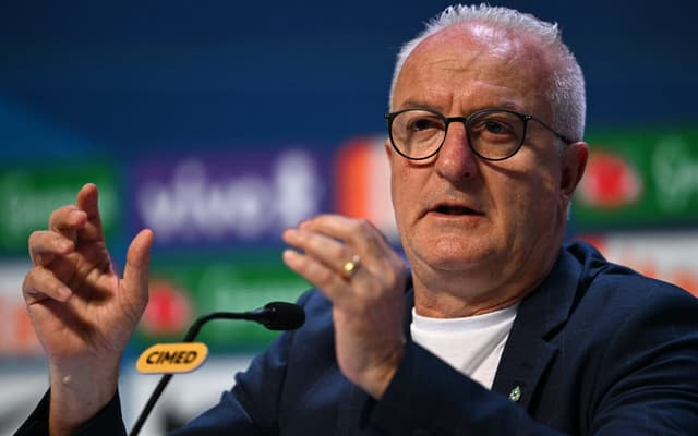 Dorival-Junior-durante-convocacao-da-Seelecao-na-sede-da-CBF-no-Rio-de-Janeiro-scaled-aspect-ratio-512-320