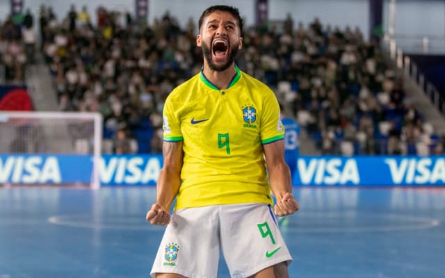 Leandro-Lino-Brasil-Selecao-Brasileira-Copa-do-Mundo-Futsal-scaled-aspect-ratio-512-320