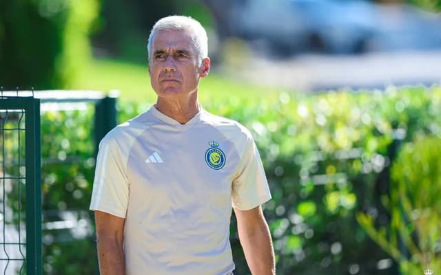 Luis Castro, técnico do Al-Nassr (Foto: Divulgação / Al-Nassr)