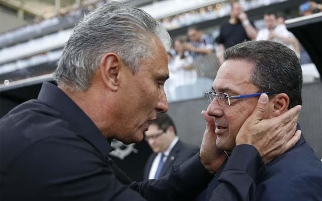 Tite em jogo contra Vanderlei Luxemburgo (foto: Ari Ferreira)