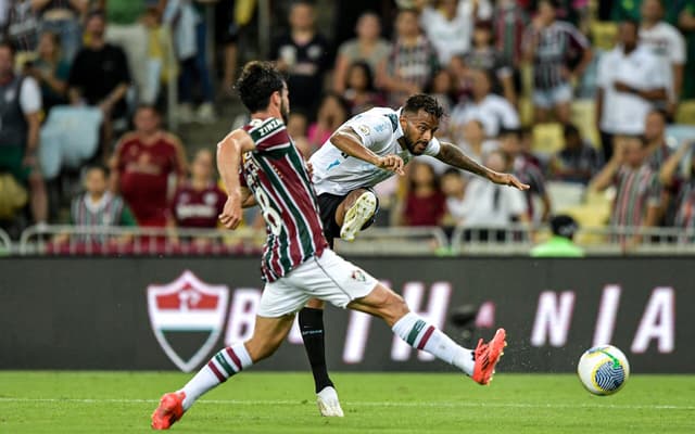 Fluminense-enfrenta-o-Gremio-no-Maracana-scaled-aspect-ratio-512-320