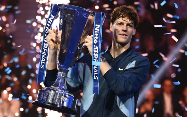 Jannik-Sinner-Tenis-ATP-Finals-scaled-aspect-ratio-512-320