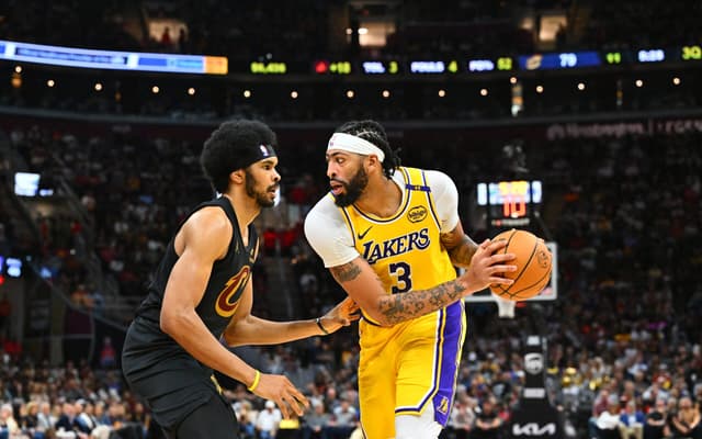 Jarrett-Allen-Anthony-Davis-Cleveland-Cavaliers-Los-Angeles-Lakers-NBA-scaled-aspect-ratio-512-320