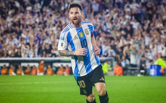 Messi-1-aspect-ratio-512-320