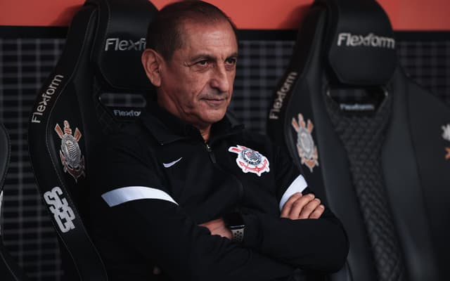 Ramon-Diaz-Corinthians-1-scaled-aspect-ratio-512-320