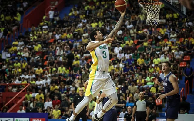 brasil-uruguai-basquete-aspect-ratio-512-320