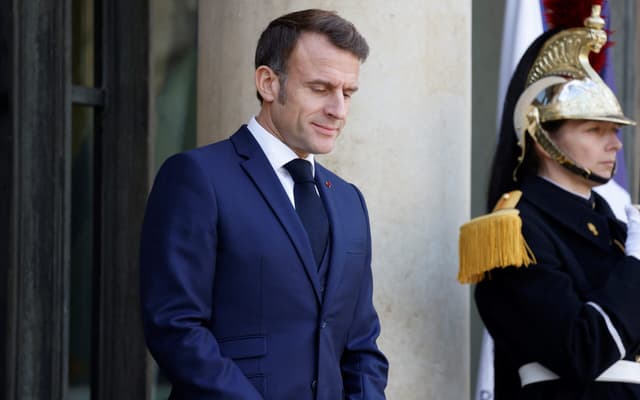 macron-franca-scaled-aspect-ratio-512-320