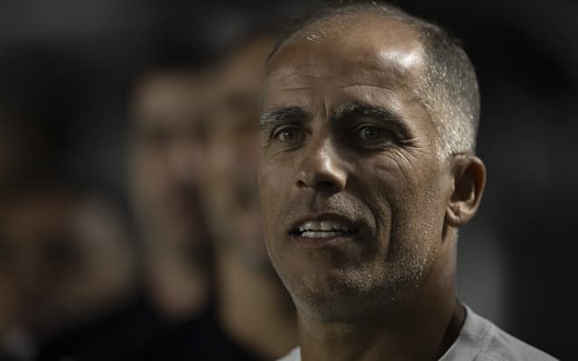 Felipe-em-sua-estreia-no-comando-profissional-do-Vasco-contra-o-Atletico-GO-scaled-aspect-ratio-512-320