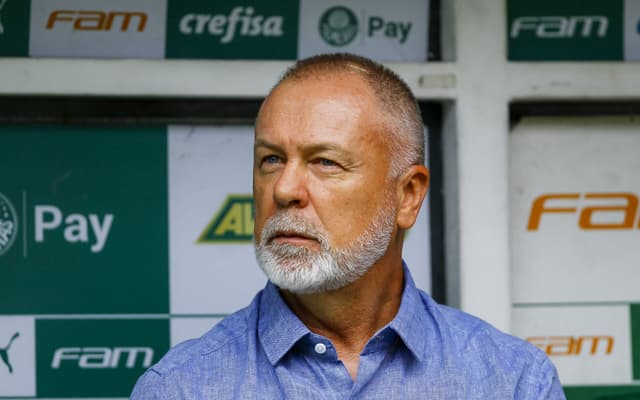 Mano-Menezes-em-seu-ultimo-jogo-no-Fluminense-em-2024-contra-o-Palmeiras-no-Allianz-Parque-scaled-aspect-ratio-512-320