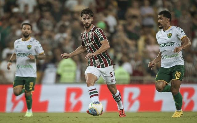 Martinelli-em-acao-na-partida-entre-Fluminense-e-Cuiaba-pela-37a-rodada-do-Brasileirao-scaled-aspect-ratio-512-320