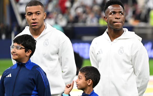 Mbappe-Vini-Jr-Real-Madrid-Copa-Intercontinental-scaled-aspect-ratio-512-320