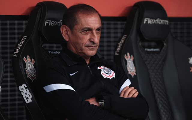 Ramon-Diaz-Corinthians-1-scaled-aspect-ratio-512-320