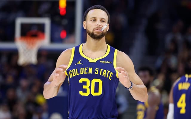 Stephen-Curry-1-aspect-ratio-512-320