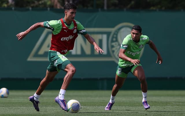 Vitor-Reis-e-Rony-treino-Palmeiras-1109-aspect-ratio-512-320