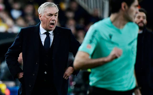 Carlo-Ancelotti-Valencia-Real-Madrid-scaled-aspect-ratio-512-320