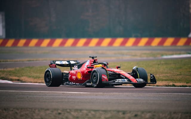 Lewis-Hamilton-Ferrari-Formula-1-F1-scaled-aspect-ratio-512-320