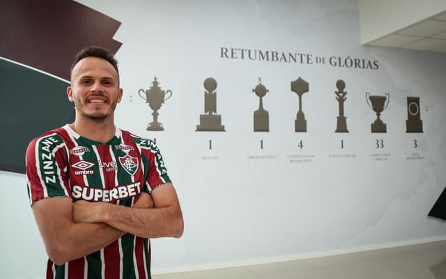 Rene-Fluminense-scaled-aspect-ratio-512-320