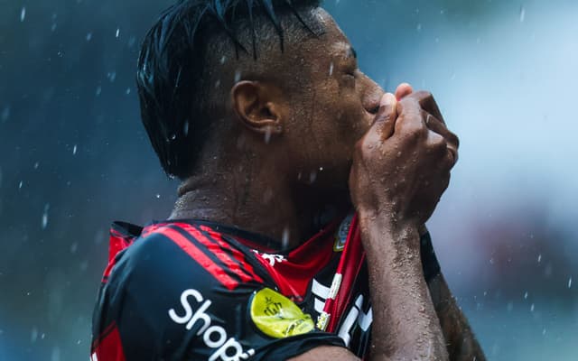 Bruno-henrique-flamengo-supercopa-do-brasil-scaled-aspect-ratio-512-320