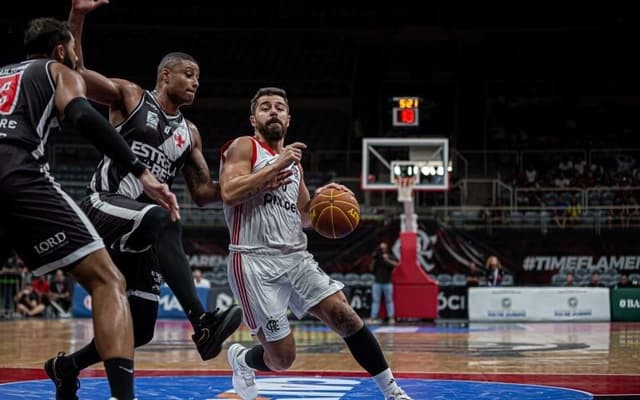 Flamengo-Vasco-basquete-aspect-ratio-512-320