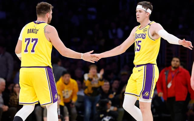 austin-reaves-los-angeles-lakers-luka-doncic-scaled-aspect-ratio-512-320