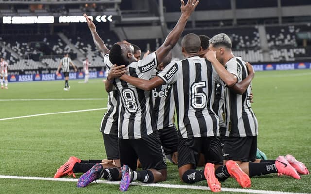 Jogos de hoje: Botafogo vai em busca do título da Recopa Sul-Americana (Foto: Thiago Ribeiro/AGIF)