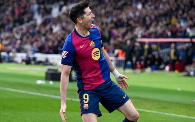 lewandowski-barcelona-alaves-scaled-aspect-ratio-512-320