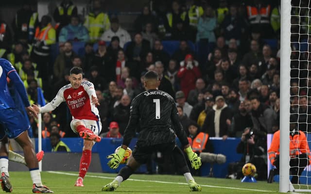 AFP__20241110__36M49UZ__v1__HighRes__FblEngPrChelseaArsenal-scaled-aspect-ratio-512-320