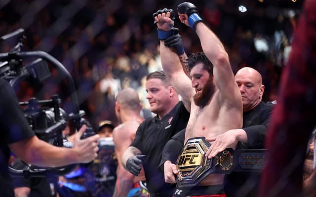 AFP__20250309__2204071167__v2__HighRes__Ufc313PereiraVAnkalaev-scaled-aspect-ratio-512-320