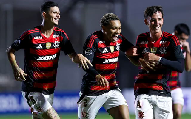 Daniel-Sales-comemora-gol-marcado-pelo-Flamengo-sobre-o-Danubio-pela-Libertadores-Sub-20-aspect-ratio-512-320