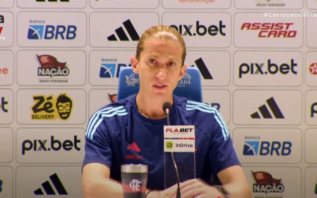 Filipe-Luis-treinador-do-Flamengo-em-coletiva-apos-a-final-do-Carioca-aspect-ratio-512-320