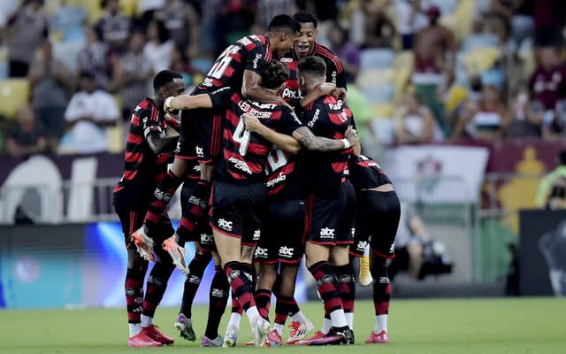 Jogadores-do-Flamengo-comemoram-gol-marcado-por-Wesley-sobre-o-Fluminense-na-final-do-Campeonato-Carioca-scaled-aspect-ratio-512-320