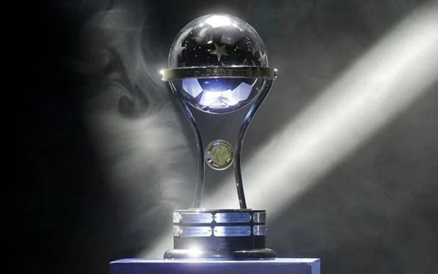 Taca-Copa-Sul-americana-730x474_Easy-Resize.com_-aspect-ratio-512-320