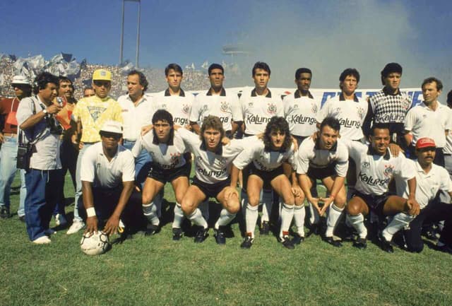 elenco-do-corinthians-1990_Easy-Resize.com_